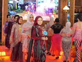 Kemeriahan Lomba Fashion Show Hari Ibu di Jepara