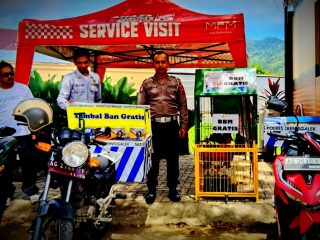 Pastikan Wisatawan Aman, Polres Trenggalek Kerahkan Tim Ganjel dan Tambal Ban Gratis