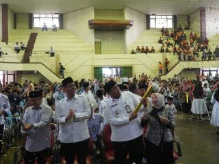Kado Manis Akhir Tahun untuk Ratusan Yatim dan Pasukan Oranye Jepara