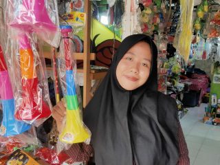 Jelang Malam Tahun Baru, Penjual Trompet di Pati Diserbu Pembeli