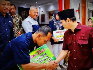 Satu Keluarga Berangkat Transmigrasi ke Sidrap Sulsel, Ini Pesan Gus Ipin