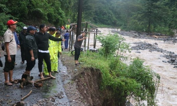 Akses Jalan Terbuka, Listrik di Desa Tempur Mulai Menyala