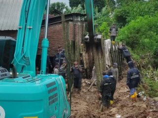 Pembangunan Tanggul Darurat Bulumanis Kidul Dikebut 