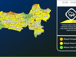 Waspada! Jepara Dikepung Hujan Lebat dan Angin Kencang hingga Malam Ini