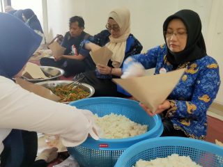 Dinsos P3AKB Pati Sulap Kantor Jadi Dapur Umum untuk Korban Banjir