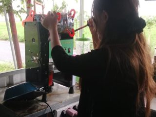 Musim Hujan, Omzet Pedagang Es di Pati Anjlok