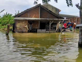 Banjir Desa Kasiyan, Kendaraan Besar Masih Melintas Bikin Warga Resah