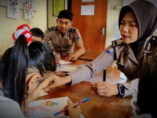 Beri Motivasi Siswa SLB, Polisi Trenggalek Lakukan ini