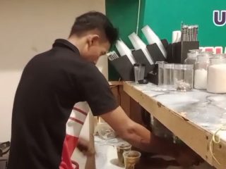 Wedang Rempah di Kedai Dermaga Tasik Agung Diburu Warga