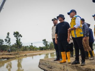 Pemasangan Jembatan Armco Tanggul Sungai Tuntang Minta Dipercepat