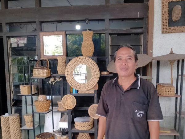 Bisnis Kerajinan di Pati Tawarkan Karya Seni Epik Berbahan Bonggol Jagung