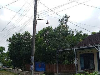 Marak Penggunaan Tiang Listrik untuk Kabel WiFi, PLN Rembang Buka Suara