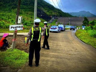 Dampak Longsor di Trenggalek, Polisi Berlakukan Rekayasa Jalur Lalu Lintas