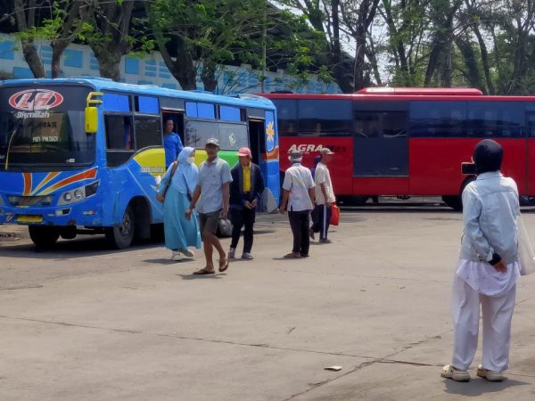 Kepadatan Arus Mudik Terjadi di Terminal Kembangjoyo Pati