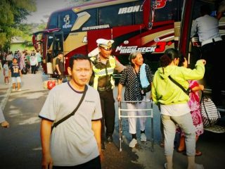 Polres Trenggalek Turunkan Puluhan Personel Bantu Balik Mudik Gratis ke Surabaya