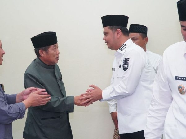 Hari Pertama Kerja Pasca Lebaran, Bupati Jepara Sowan Para Kiai