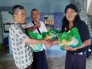 LP3 Rembang Salurkan THR bagi Para Anggota
