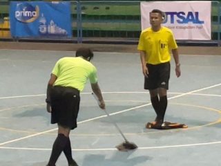 Atap GOR Pesantenan Bocor Saat Liga Ramadan, DPUTR Beri Tanggapan