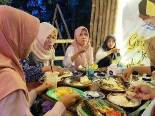 Lezatnya Berbuka dengan Takjil dari Telang dan Aneka Menu Desa