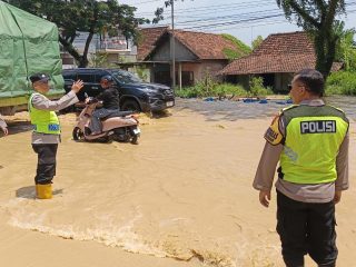 Banjir Dadakan Melanda Batangan Hari Ini