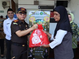 Pasar Murah di Kejari Rembang Tekan Inflasi Jelang Lebaran