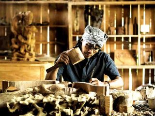 Bukan Sekadar Kayu, Ritual Wiwitan dan Rahasia Kekuatan Ukir Pesisir