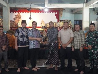 Pentas Wayang Kulit Wahyu Sandang Pangan Meriahkan Tradisi Lomban Jepara