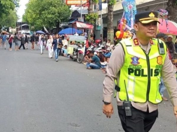 Tradisi Larung Sesaji, Polres Rembang Terjunkan Pengamanan Berlapis