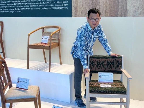 Sokoshima Chair, Harmoni Tradisi Jepara dan Modernitas di Panggung IFEX 2026