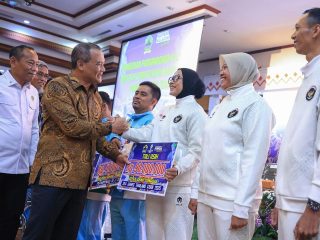 Ahmad Luthfi Kucurkan Tali Asih Rp4,9 Miliar untuk Altet dan Pelatih Berprestasi 