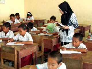 Sekolah Negeri di Pati Masih Rekrut Guru Honorer, Anggaran Daerah Tak Aman