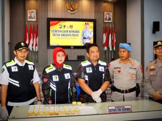 Polres Trenggalek Komitmen Berantas Narkoba dengan Tes Urine Anggota