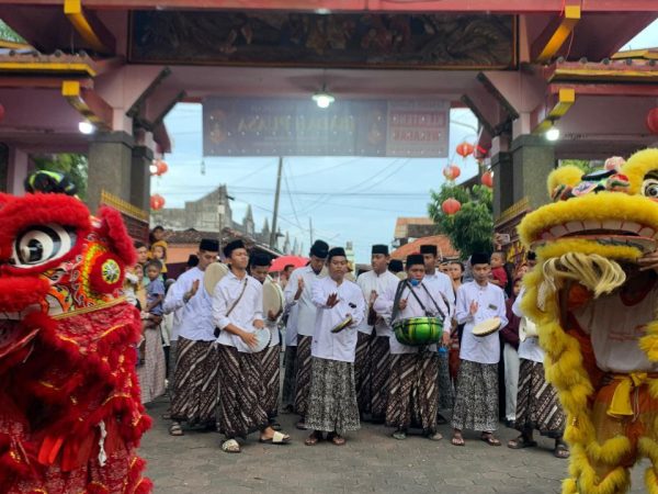 Harmoni di Pecinan Welahan, Barongsai dan Rebana Bersatu Menutup Imlek 2026