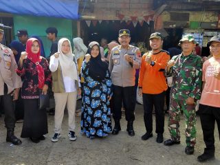 Bulog Pati Drop MinyaKita di Pasar Tlogowungu, Stok Aman Sesuai HET