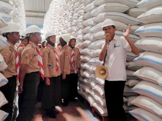 Siswa Antusias Eduwisata Literasi Pangan di Bulog Pati