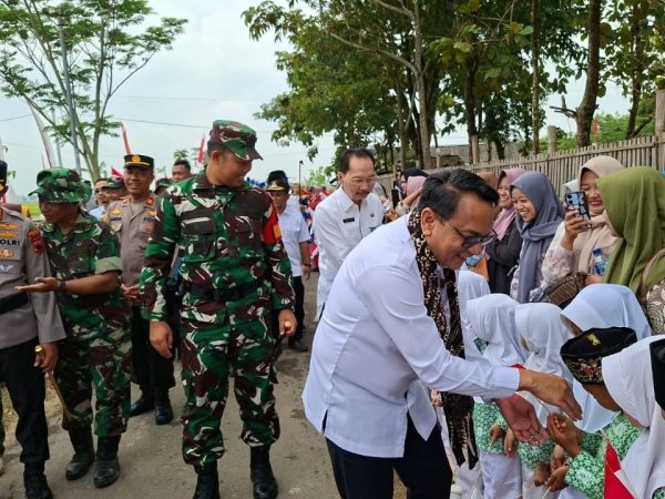Ribuan Warga Antusias Hadiri Pembukaan TMMD ke-128 Pati