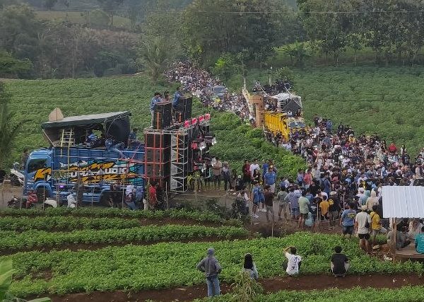 Truk Sound Horeg Hampir Terperosok di Cabak, Polisi: Tidak Ada Korban Jiwa
