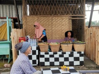 Kuliner Unik Pati, Lapak Jadul Seniman Lokal Jajakan Menu Tradisional