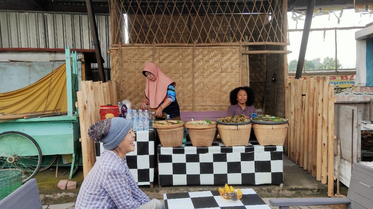 Kuliner Unik Pati, Lapak Jadul Seniman Lokal Jajakan Menu Tradisional