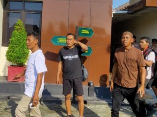 AMPB Kawal Sidang Warga Talun di PN Pati