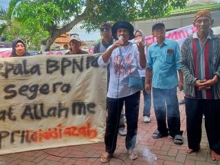 Geruduk BPN Pati, Tangis Warga Doropayung Memohon Tak Digusur 