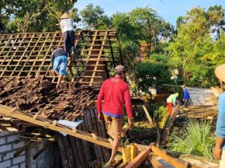 Belasan Rumah di Logede Rembang Porak Poranda Pasca Diterjang Angin Kencang