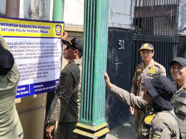 Batas Waktu 7 Hari, Satpol PP Rembang Mulai Sisir dan Tertibkan Kabel Internet Semrawut