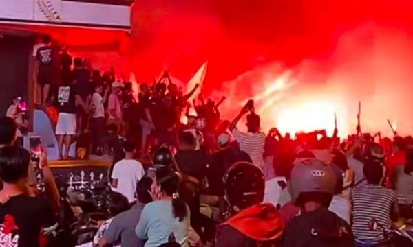 Ribuan Suporter Persijap Konvoi Setelah Terbebas Degradasi
