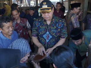 Lirik Potensi Raksasa Gula Aren di Desa Tanjung Jepara