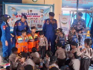 Polisi Sahabat Anak, Satpolairud Polresta Pati Edukasi Siswa TK