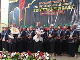 MTs Miftahul Huda Kaliori Gelar Baiat dan Pelepasan Siswa Kelas IX 
