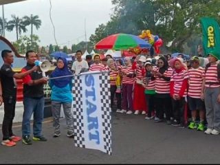 Karnaval Jalan Sehat di Jepara Sukses Sedot Ribuan Peserta