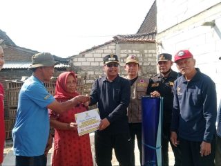 Bupati Rembang Salurkan Bantuan untuk Korban Musibah Kebakaran di Meteseh
