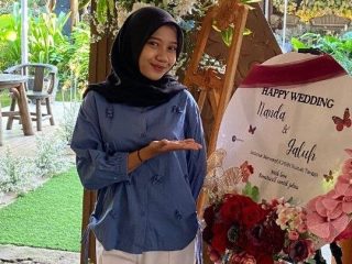 Tren Sewa Papan Ucapan Akrilik untuk Hari Spesial Mulai Diminati Gen Z di Pati